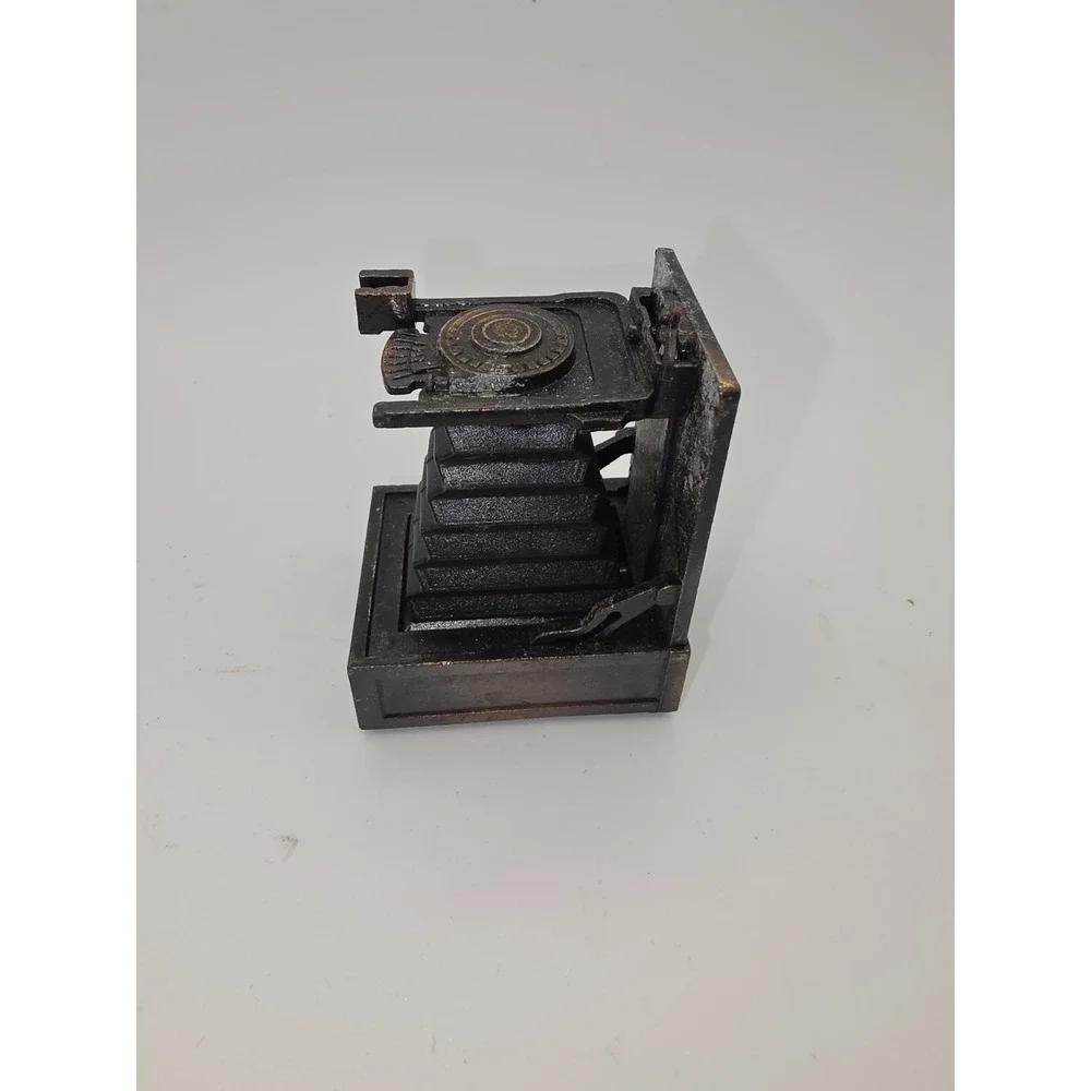 Miniature Novelty Old Camera Pencil Sharpener